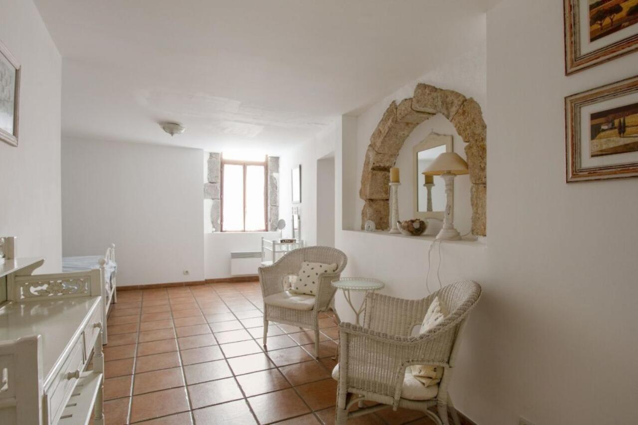Вилла Charming And Quaint 2-Bed House In Marseillan Экстерьер фото
